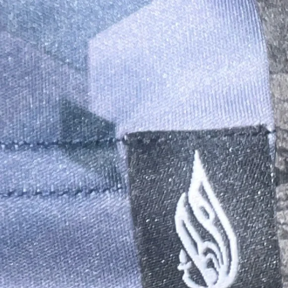 Threyda Geometric Pattern Shirt - Picture 2 of 3